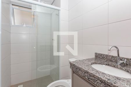 Banheiro de apartamento para alugar com 1 quarto, 30m² em Vila Brasílio Machado, São Paulo