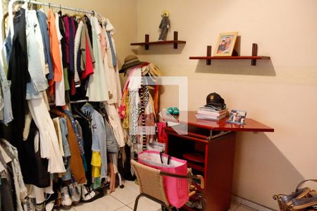 Casa para alugar com 347m², 3 quartos e 4 vagas Casa para alugar com 347m², 3 quartos e 4 vagasQuarto 2