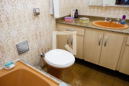 Casa para alugar com 347m², 3 quartos e 4 vagas Casa para alugar com 347m², 3 quartos e 4 vagasBanheiro