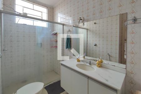 Banheiro Suíte  de casa à venda com 3 quartos, 250m² em Jardim García, Campinas