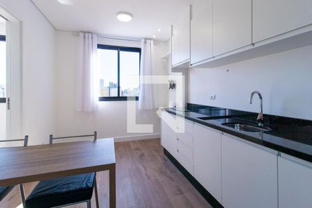 Sala/Cozinha de apartamento para alugar com 1 quarto, 25m² em Centro, Curitiba