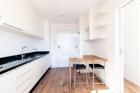 Sala/Cozinha de apartamento para alugar com 1 quarto, 25m² em Atuba, Curitiba