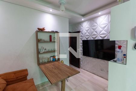 Sala/Cozinha de casa de condomínio à venda com 2 quartos, 47m² em Vila Talarico, São Paulo