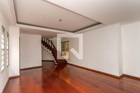Sala de casa para alugar com 5 quartos, 416m² em Parque Santo Antonio, Guarulhos