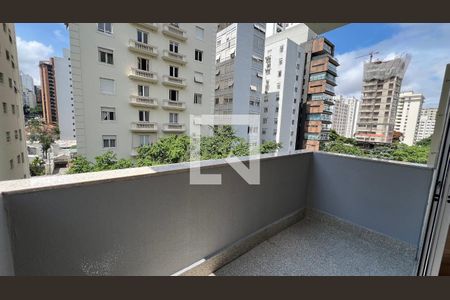 Sacada da sala de apartamento à venda com 3 quartos, 181m² em Jardim Paulista, São Paulo