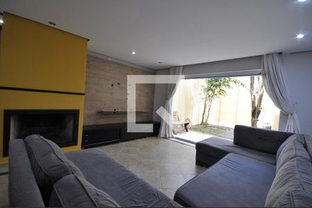 Sala de casa à venda com 4 quartos, 280m² em Vila Mazzei, São Paulo