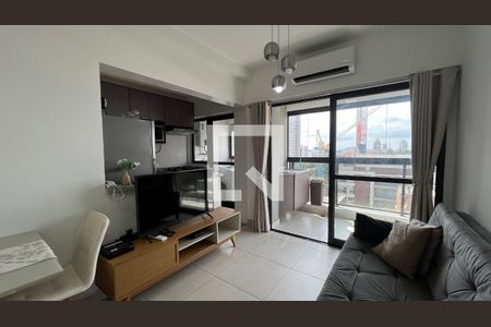 Sala de TV de apartamento à venda com 2 quartos, 62m² em Pinheiros, São Paulo