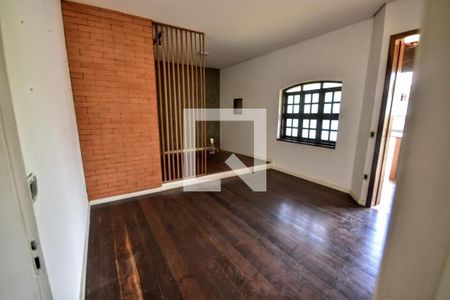 Casa para alugar com 5 quartos, 300m² em Vila Lemos, Campinas