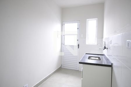 Cozinha de casa para alugar com 1 quarto, 25m² em Jardim Patente, São Paulo