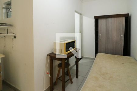 Quarto de casa para alugar com 1 quarto, 20m² em Vila Gomes, São Paulo