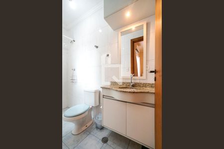 Casa de condomínio à venda com 142m², 2 quartos e 2 vagas Casa de condomínio à venda com 142m², 2 quartos e 2 vagasBanheiro da suíte 02