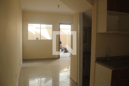Sala de casa de condomínio à venda com 2 quartos, 58m² em Jardim Cidália, São Paulo