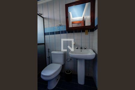 Banheiro 1 de casa à venda com 5 quartos, 220m² em Piratininga, Niterói