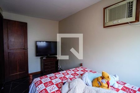Quarto 1 de casa à venda com 5 quartos, 220m² em Piratininga, Niterói