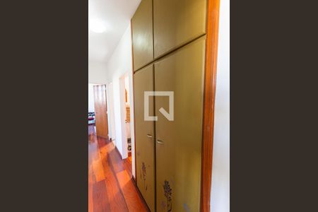 Rouparia de apartamento à venda com 3 quartos, 105m² em Sagrada Família, Belo Horizonte