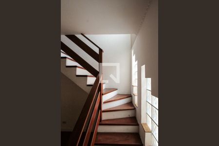 Escada de casa à venda com 2 quartos, 138m² em Vila Uniao (zona Leste), São Paulo