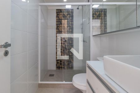 Banheiro da Suite de apartamento à venda com 2 quartos, 66m² em São Sebastião, Porto Alegre