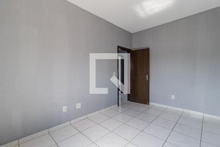 Dormitório de apartamento à venda com 2 quartos, 70m² em Rubem Berta, Porto Alegre