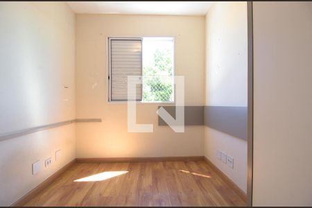 Quarto de apartamento para alugar com 2 quartos, 57m² em Jardim Marilu, Cotia