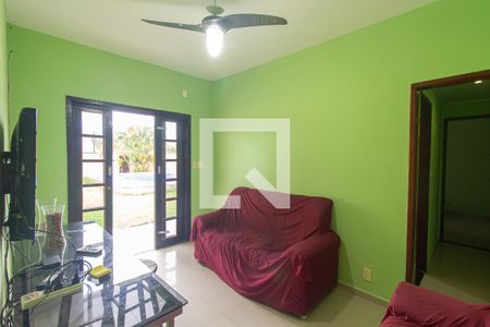 Sala de casa para alugar com 2 quartos, 360m² em Guaratiba, Rio de Janeiro