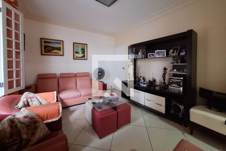 Sala de casa à venda com 3 quartos, 145m² em Vital Brasil, Niterói