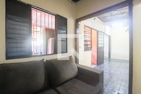 Sala de casa à venda com 2 quartos, 100m² em Rubem Berta, Porto Alegre