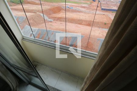 Vista - Varanda  de apartamento para alugar com 3 quartos, 57m² em Conjunto Promorar Raposo Tavares, São Paulo