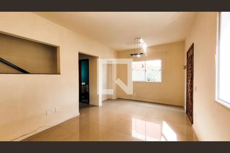 Sala de casa de condomínio à venda com 3 quartos, 118m² em Parque Rural Fazenda Santa Cândida, Campinas