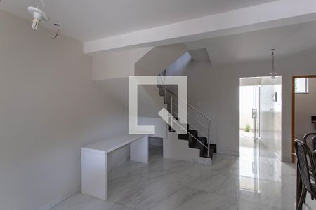 Sala de casa à venda com 3 quartos, 86m² em Vila Cloris, Belo Horizonte