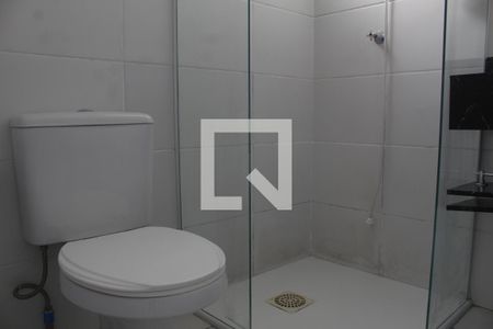 Banheiro de apartamento para alugar com 2 quartos, 46m² em Piratini, Alvorada