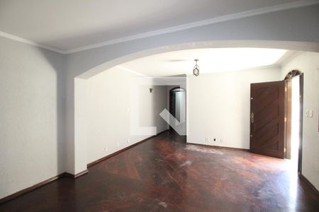Casa à venda com 200m², 3 quartos e 4 vagasSala