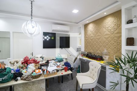 Sala de casa à venda com 4 quartos, 200m² em Partenon, Porto Alegre