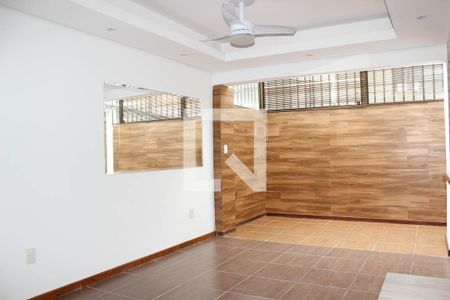 Sala de casa de condomínio à venda com 3 quartos, 100m² em Ipanema, Porto Alegre