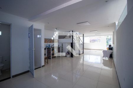 Casa para alugar com 278m², 3 quartos e 2 vagas Casa para alugar com 278m², 3 quartos e 2 vagasSalão 1