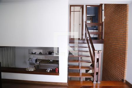 Escada de casa à venda com 3 quartos, 100m² em Piqueri, São Paulo