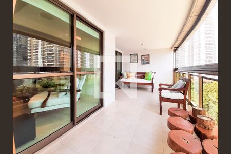 Varanda de apartamento à venda com 3 quartos, 137m² em Barra da Tijuca, Rio de Janeiro