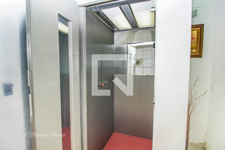 Casa à venda com 345m², 4 quartos e 3 vagas Casa à venda com 345m², 4 quartos e 3 vagasElevador para 180 Kg