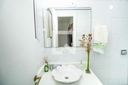 Casa à venda com 345m², 4 quartos e 3 vagas Casa à venda com 345m², 4 quartos e 3 vagasBanheiro 1- Bancada pia com espelho