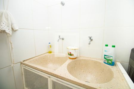 Casa à venda com 345m², 4 quartos e 3 vagas Casa à venda com 345m², 4 quartos e 3 vagasÁrea de serviço - Tanques