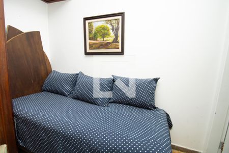 Casa à venda com 345m², 4 quartos e 3 vagas Casa à venda com 345m², 4 quartos e 3 vagasQuarto de serviço - Sofá