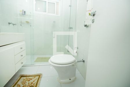 Casa à venda com 345m², 4 quartos e 3 vagas Casa à venda com 345m², 4 quartos e 3 vagasBanheiro 2 - Louça sanitária