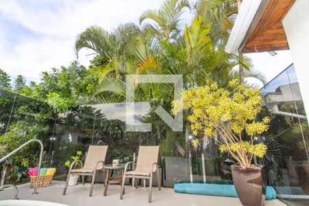 Casa à venda com 345m², 4 quartos e 3 vagas Casa à venda com 345m², 4 quartos e 3 vagasPiso superior, Solarium