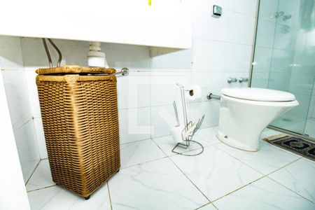 Casa à venda com 345m², 4 quartos e 3 vagas Casa à venda com 345m², 4 quartos e 3 vagasBanheiro 1- Louça sanitária