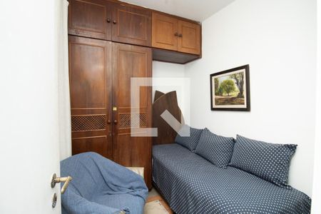 Casa à venda com 345m², 4 quartos e 3 vagas Casa à venda com 345m², 4 quartos e 3 vagasQuarto de serviço - Armário