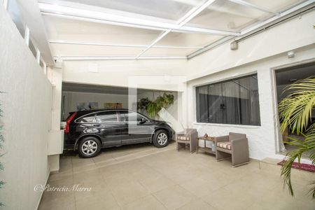 Casa à venda com 345m², 4 quartos e 3 vagas Casa à venda com 345m², 4 quartos e 3 vagasTérreo, garagem para 3 carros , teto retrátil de policarbonato cristal