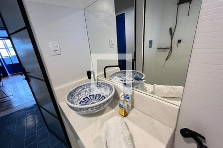 Banheiro de kitnet/studio para alugar com 1 quarto, 44m² em Centro, Rio de Janeiro