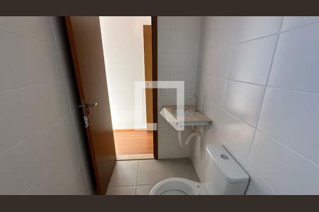 Banheiro da Suíte de apartamento para alugar com 2 quartos, 50m² em Chácaras Dona Gê, Goiânia