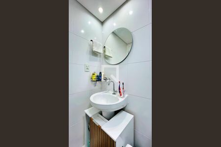 Apartamento à venda com 59m², 2 quartos e 1 vaga Apartamento à venda com 59m², 2 quartos e 1 vagaBanheiro