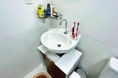 Apartamento à venda com 59m², 2 quartos e 1 vaga Apartamento à venda com 59m², 2 quartos e 1 vagaBanheiro