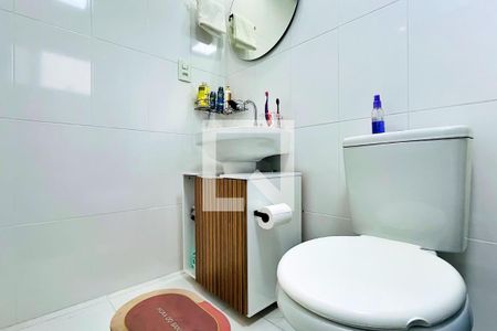 Apartamento à venda com 59m², 2 quartos e 1 vaga Apartamento à venda com 59m², 2 quartos e 1 vagaBanheiro